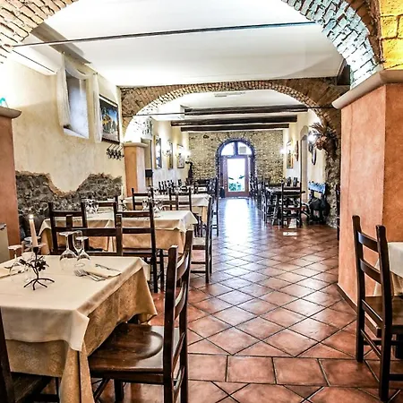 Casale Colle Dell'asino 3*